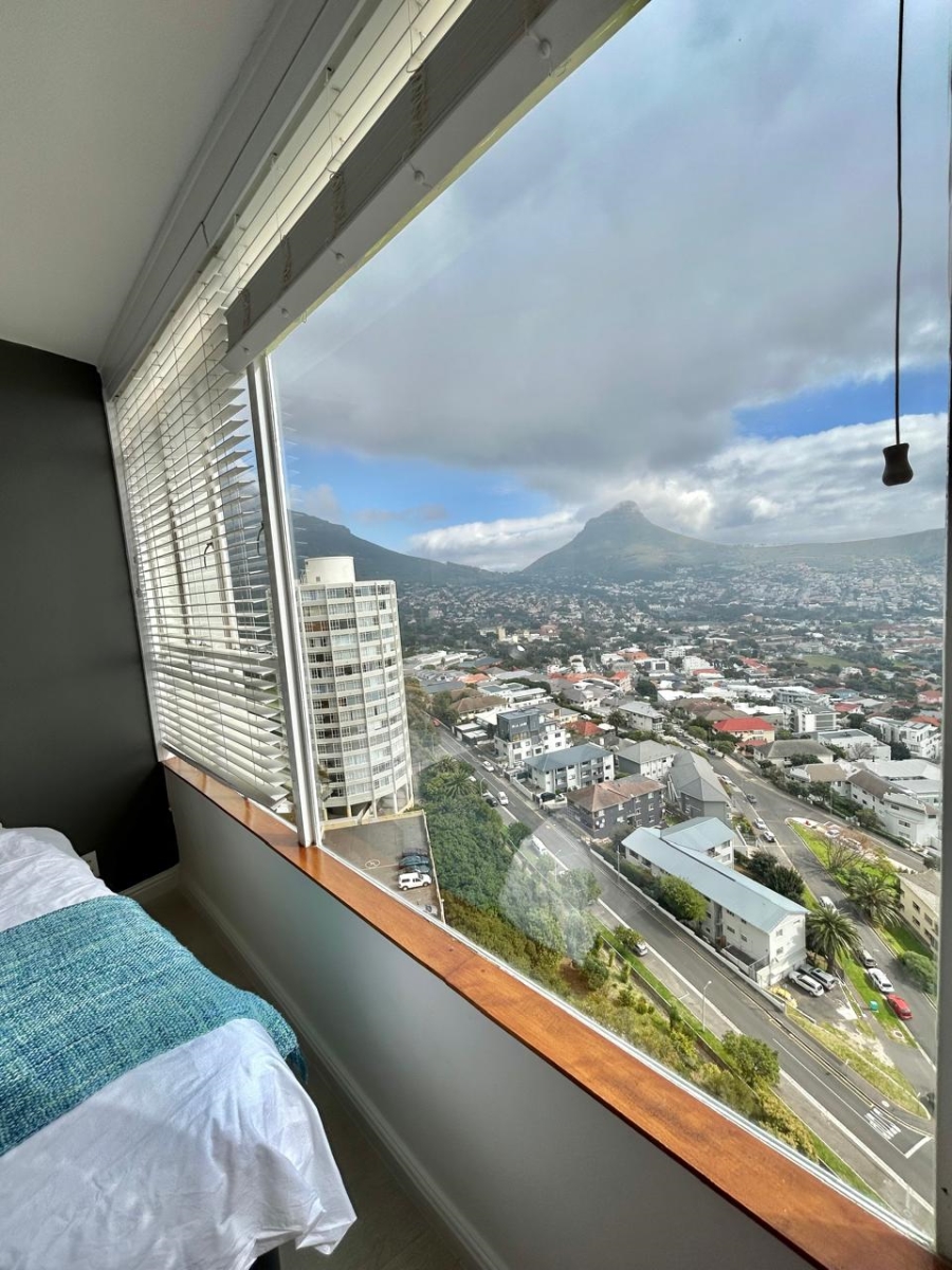 2 Bedroom Property for Sale in Vredehoek Western Cape